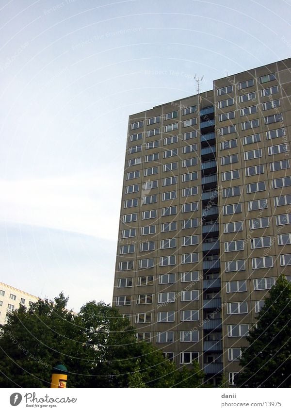 Hochhaus trist Gebäude Etage Fenster Architektur