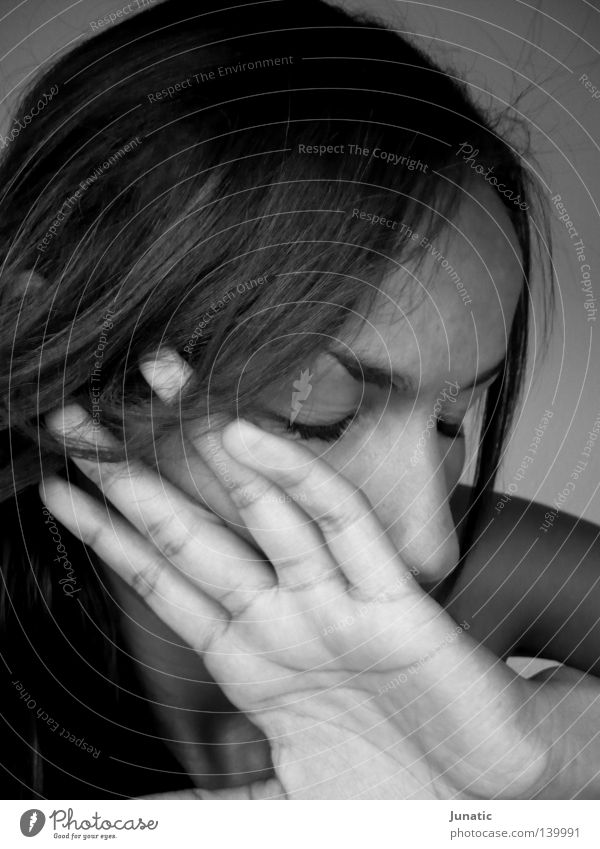 Teardrops schwarz weiß Tränen Gefühle Frau authentisch Trauer Verzweiflung Nahaufnahme