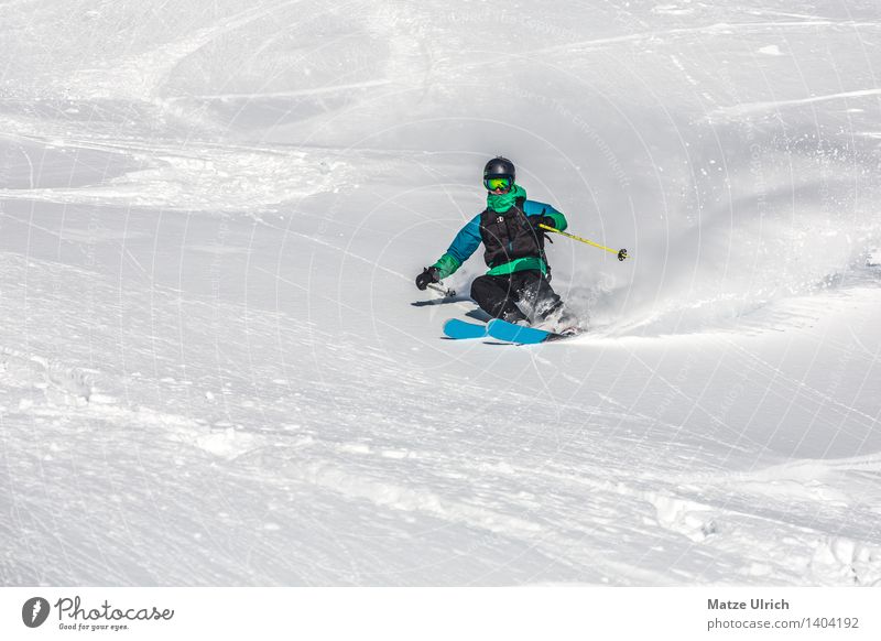 Powderspray Freude sportlich Abenteuer Winter Schnee Winterurlaub Berge u. Gebirge Skifahren Skifahrer Wintersport Skier Tiefschnee Schönes Wetter Eis Frost