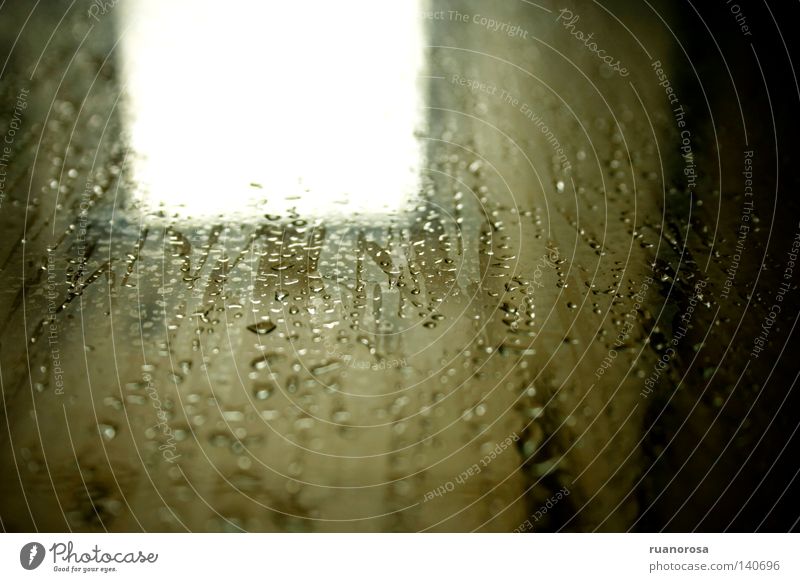 Yudachi Fenster Glas Kristalle Regen Sommer Strukturen & Formen Wasser Wassertropfen glänzend Stoff Beleuchtung Tropfen Juli Vogelperspektive Abend Fleck