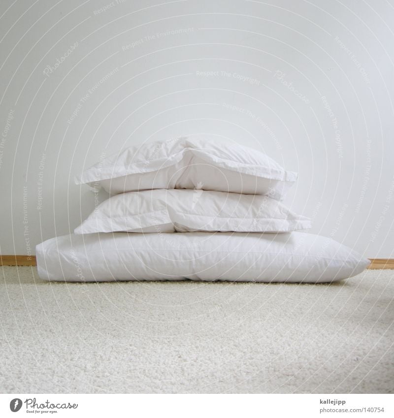 gute nacht allerseits :-) Kissen weich ruhig Falte weiß Stapel 3 Boden Raum Schlafzimmer Wand rein Sauberkeit Kopfkissen Bettwäsche Bettdecke Reinlichkeit