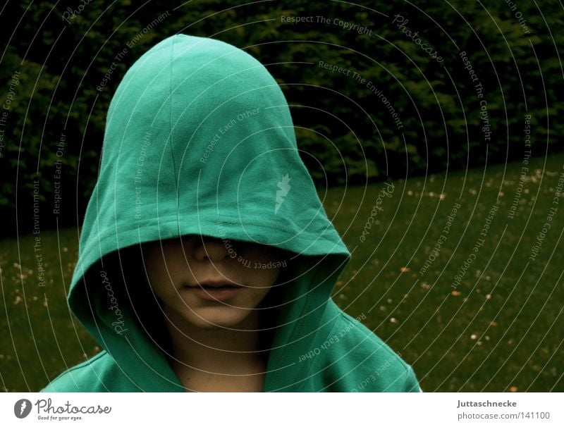 Darth Vader Kind Kindheit Junge Kapuze grün türkis verstecken kaschieren geheimnisvoll verborgen bedecken bedeckt Hälfte dunkel unheimlich Macht