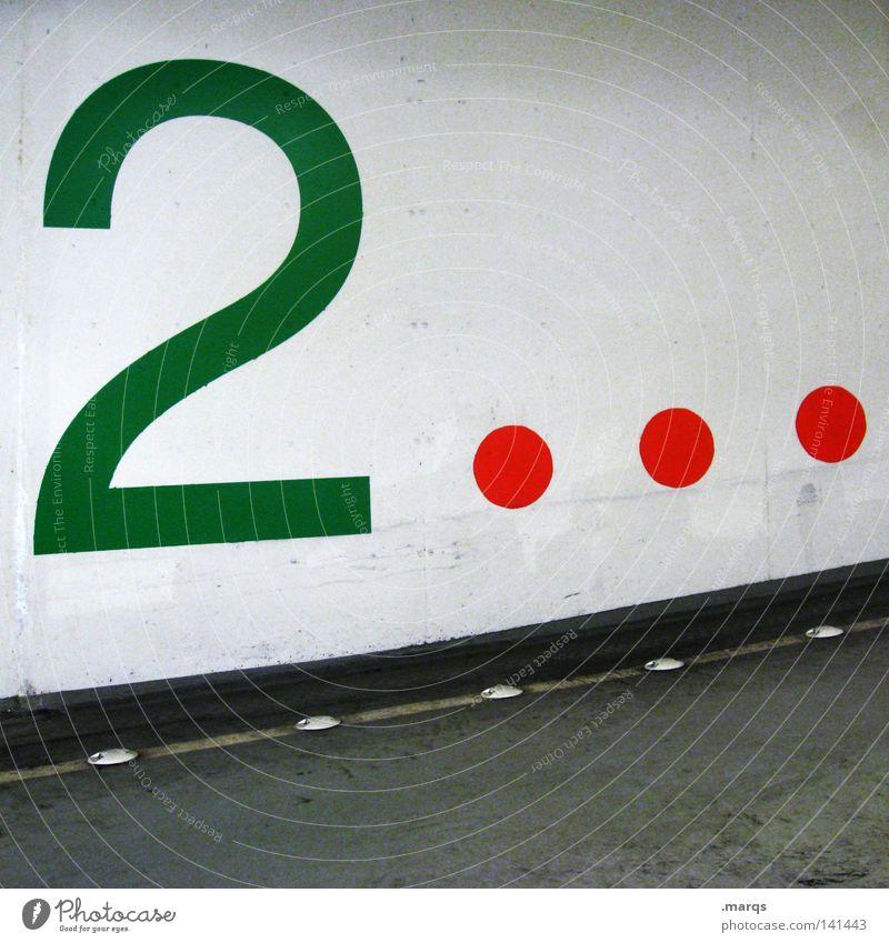 Deck zwo Straße Garage 2 Ziffern & Zahlen Parkplatz Verkehrswege zählen rot schwarz parking two red Ziffern und Zahlen grün rund Straßenverkehrsordnung dots