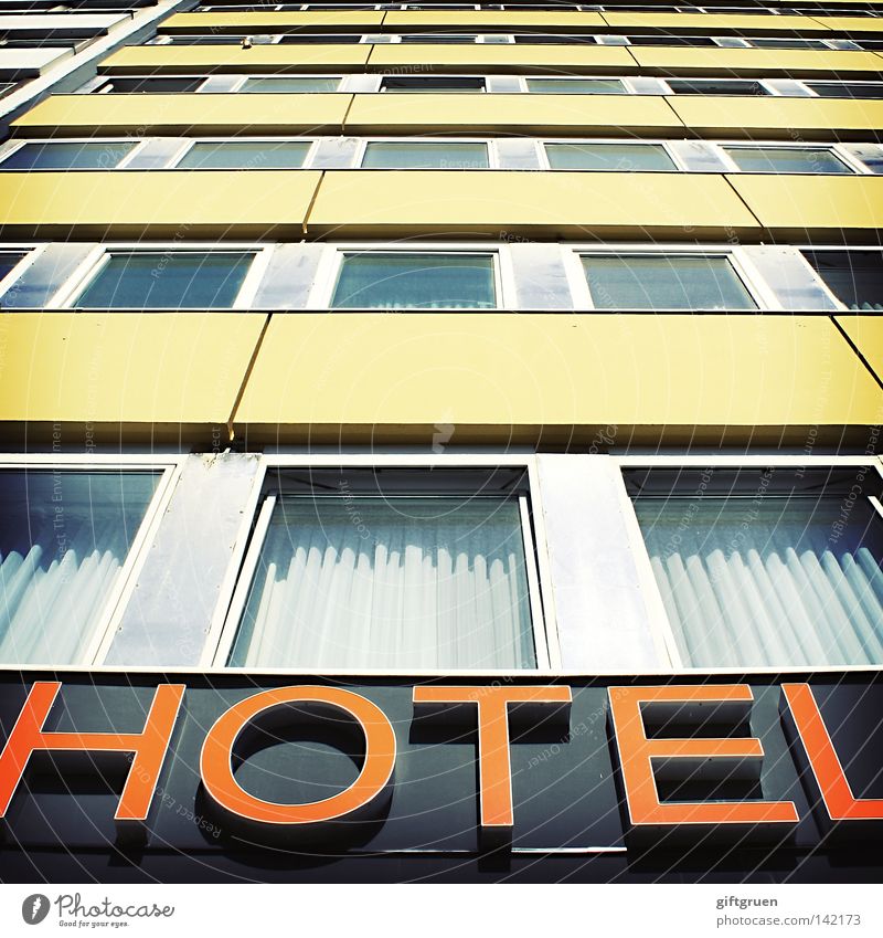 zimmer mit frühstück Hotel Haus Gebäude Fenster Vorhang Typographie Beschriftung Aufschrift Buchstaben Ferien & Urlaub & Reisen Geschäftsreise schlafen