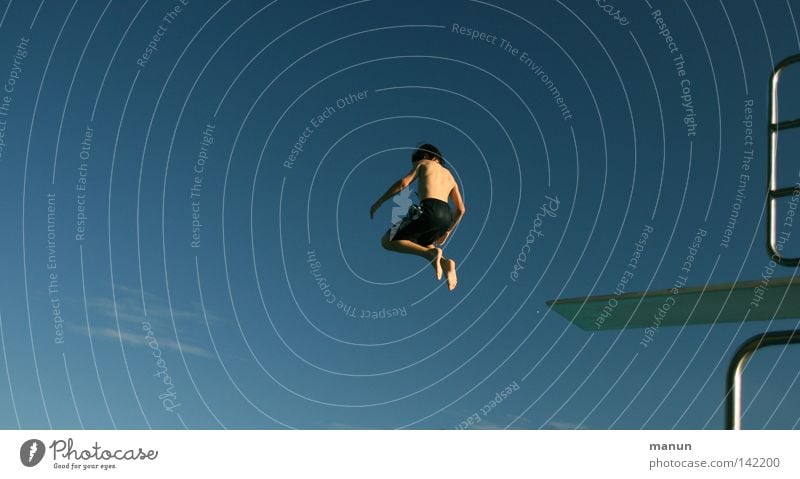 boy-jump Salto schwarz weiß türkis Wolken Luft Himmel Sport Freizeit & Hobby Nervenkitzel Gesundheit Körperbeherrschung Kick springen Jugendliche Mann Aktion