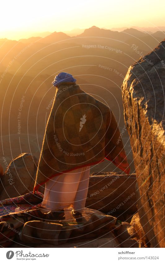 Arbeiten im Licht Sonnenaufgang Morgen Dämmerung Sinai-Berg Moses Bibel Götter Glaube Horizont Ferne Aussicht herzbewegend bewältigen Ägypten Besteigung