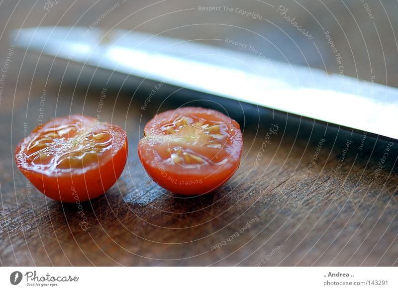 Henkersmahlzeit Gemüse Messer Gesundheit frisch saftig rot Vitamin Tomate Makroaufnahme Ernährung Lebensmittel Farbfoto rund Zutaten Cocktailtomate geschnitten