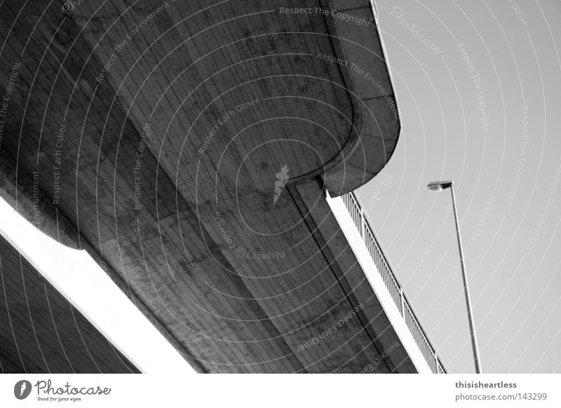 Grieschiches Neutrum 003 Brücke Architektur Beton modern Betonbauweise Brückenkonstruktion Brückengeländer Straßenbeleuchtung Laternenpfahl Moderne Architektur