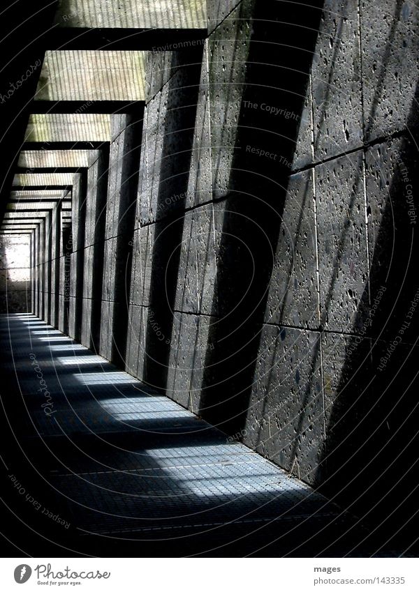 Durchgang Licht Schatten Gitter Raster Unterführung Tunnel Wege & Pfade Stein Beton unterirdisch modern