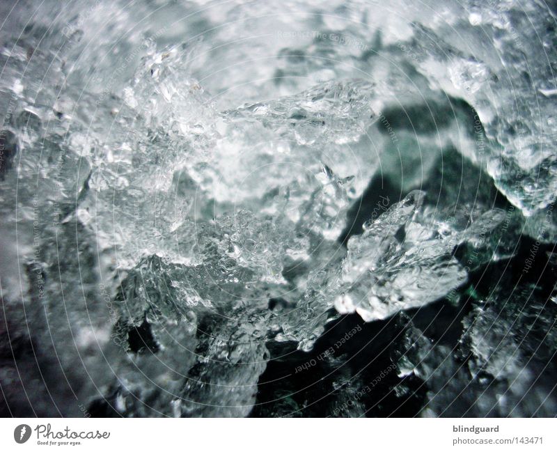 Re-Fresh Wasser Trinkwasser Eis Schnellzug Luft gefroren kalt Winter Sommer Kühlhaus Klarheit deutlich glänzend Kristallstrukturen durchsichtig hart schmelzen