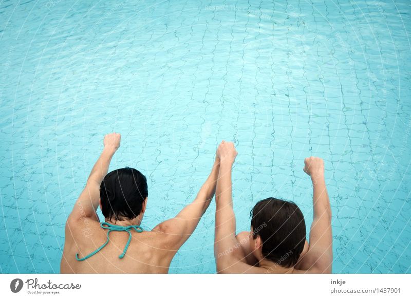 3,2,1.... Lifestyle Freude Schwimmbad Schwimmen & Baden Freizeit & Hobby Ferien & Urlaub & Reisen Sommer Kindererziehung Junge Frau Erwachsene Mutter