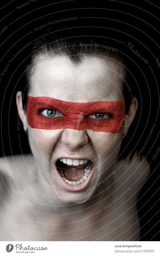 scream Kampfsport sprechen Junge Frau Jugendliche Erwachsene Maske Schnur kämpfen schreien Wut rot Ärger Farbe Farbstoff Farben und Lacke fordern herausfordernd