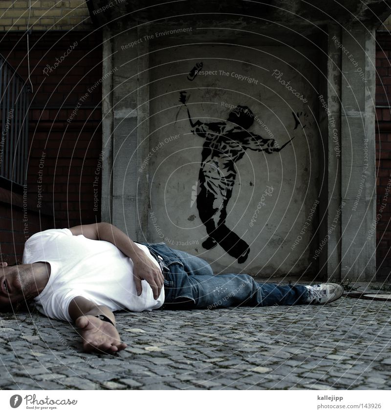 treffen Mann Mensch Bergsteigen Freeclimbing Straßenkunst Aufschrift Kunst Stil Artist Akrobatik Tagger Farbdose Gewalt töten erschießen Wand Leiche Stadt