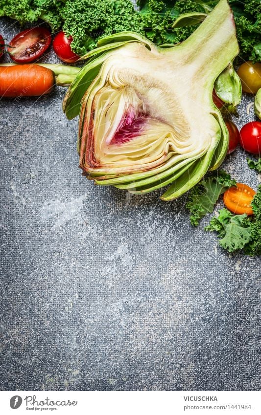 Artischocke und Gemüse Zutaten fürs Kochen Lebensmittel Salat Salatbeilage Ernährung Bioprodukte Vegetarische Ernährung Diät Lifestyle Stil Design