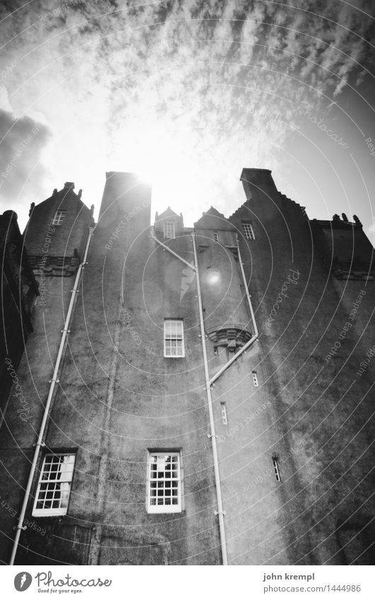 Fassadenhaft Schottland Burg oder Schloss Bauwerk Dachrinne Sehenswürdigkeit alt bedrohlich groß gruselig historisch Macht Wachsamkeit Verlässlichkeit