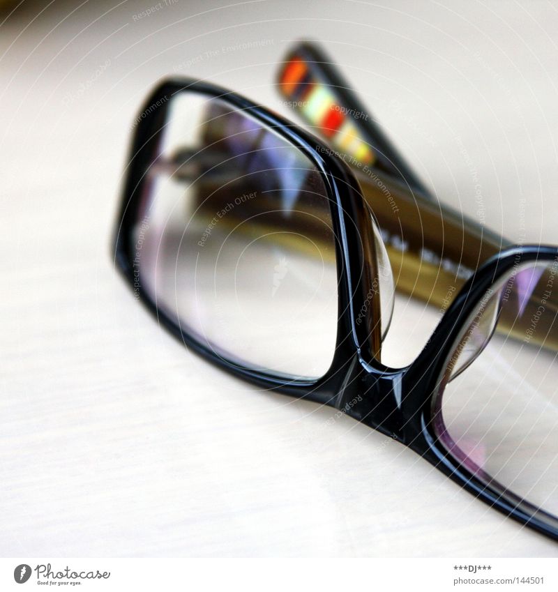 Augen lasern? Nein Danke! Brillen sind In! Glas Gestell Durchblick Reflexion & Spiegelung schwarz Dekoration & Verzierung Linse Rahmen Blick weitsichtig modern