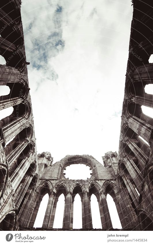 Lass dich umarmen elgin Schottland Kirche Ruine Bauwerk Architektur Kathedrale Fassade Sehenswürdigkeit bedrohlich dunkel eckig elegant gigantisch groß