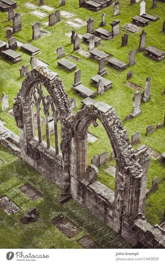 Gotiklego elgin Schottland Kirche Ruine Bauwerk Kathedrale Friedhof Mauer Wand Fassade Sehenswürdigkeit dunkel historisch kaputt Mitgefühl Traurigkeit Trauer
