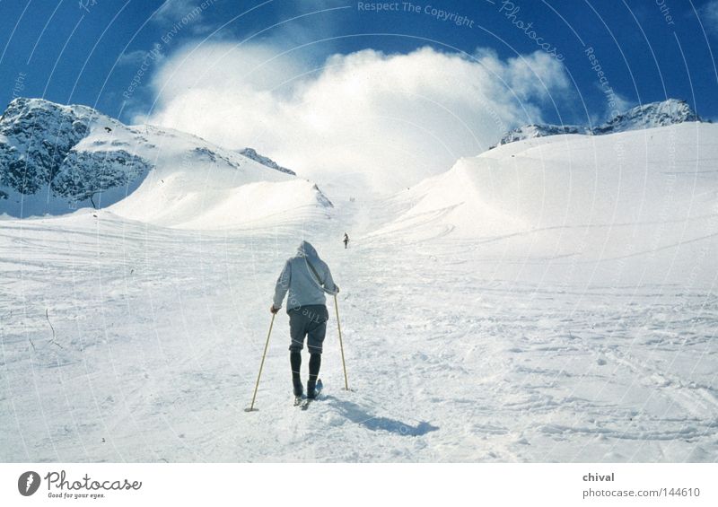 Anstieg Alpen Wolken Ferien & Urlaub & Reisen Skifahren Skier Steigung anstrengen Spuren Nebel Winter Silvretta