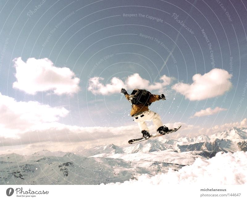 Trois Vallées Snowboard Geschwindigkeit Schnee weiß Wetter Berge u. Gebirge Landschaft Wolken Himmel Ferne Sport fliegen Freizeit & Hobby Winterurlaub