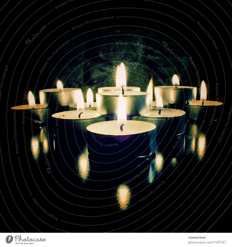 Exvoto Feuer Reflexion & Spiegelung Nachthimmel Licht Lichterscheinung Gotik Schatten Dekoration & Verzierung Kerze Lama dunkel Dämmerung glänzend Opfergaben