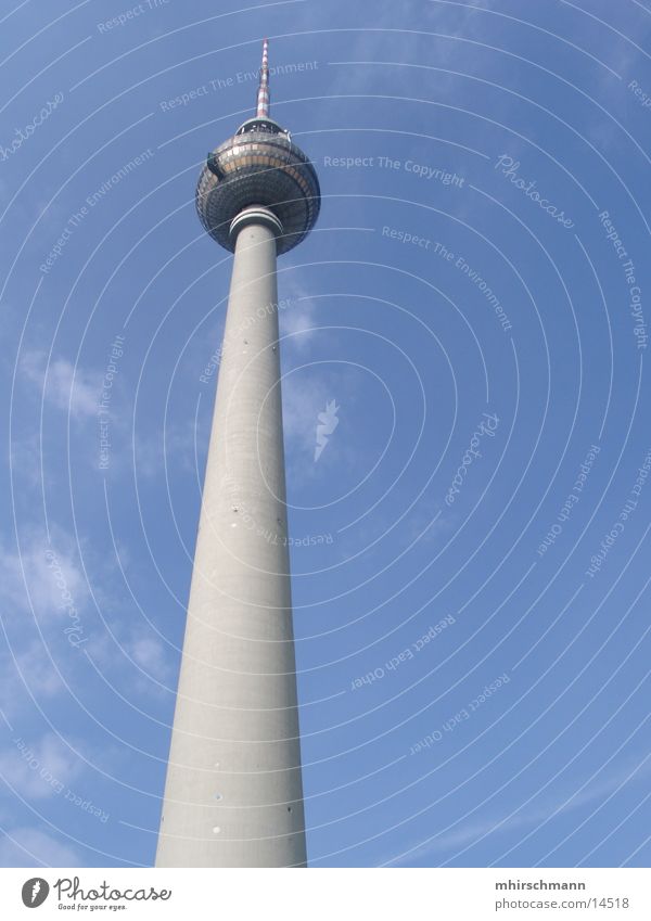 fernsehturm Wolken Architektur Berlin Berliner Fernsehturm turm. fernsehen Niveau hoch Himmel