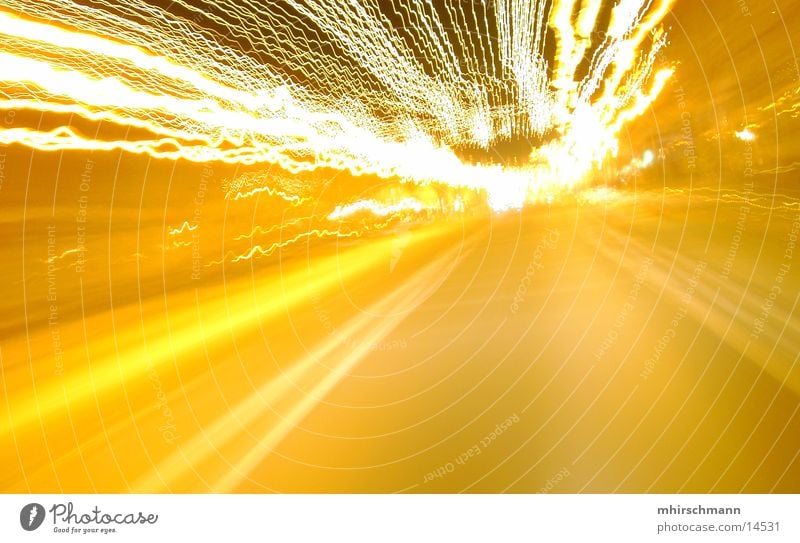 die geschwindigkeit der nacht Nacht Licht Streifen gelb Mobilität fahren Langzeitbelichtung hell