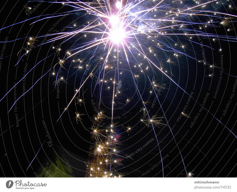 fireworks #2 Silvester u. Neujahr Langzeitbelichtung rot Strahlung Licht Feuerwerk Reaktionen u. Effekte