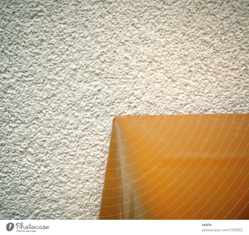 Table Tisch Balkon Wand Fassade weiß Sauberkeit Freude Möbel Makroaufnahme Nahaufnahme orange neu Tischwäsche
