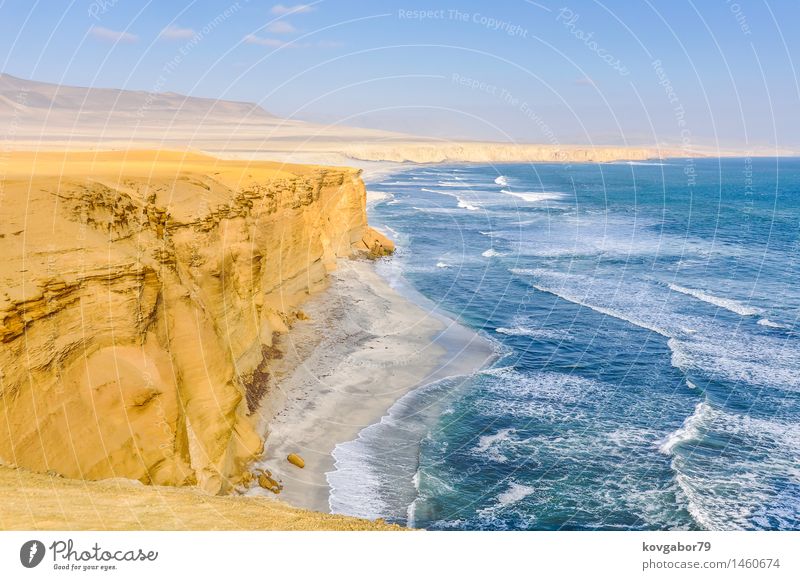 Paracas National Reserve an der Pazifikküste von Peru Ferien & Urlaub & Reisen Tourismus Strand Meer Natur Landschaft Sand Park Felsen Küste natürlich gelb