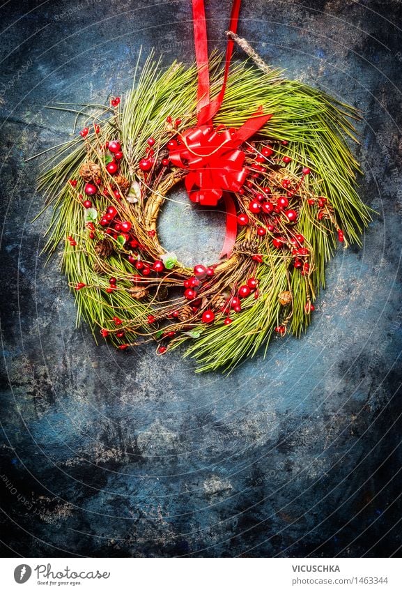 Weihnachtskranz mit roter Dekoration Winter Wohnung einrichten Dekoration & Verzierung Feste & Feiern Weihnachten & Advent Ornament Schnur Design Stil Tradition