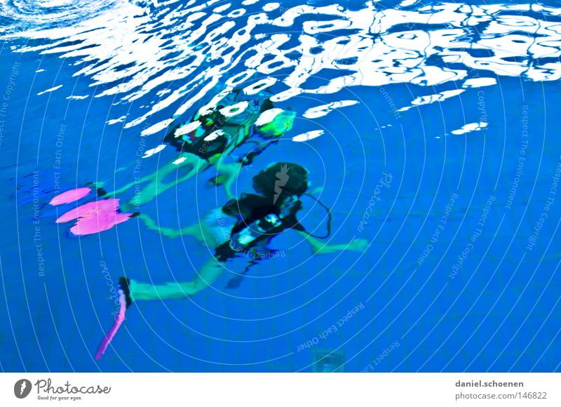deep blue tauchen Wasser Wellen blau Meer abstrakt unklar Unschärfe Bewegung Luft Schwerelosigkeit Sport Spielen Wassersport see. schwimmen tauchschule