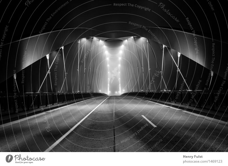 Border Bridge Architektur Stadt Stadtrand Menschenleer Brücke Kunst Langzeitbelichtung Nacht Beleuchtung Schwarzweißfoto dunkel Monochrom Nikon Night Streetlife
