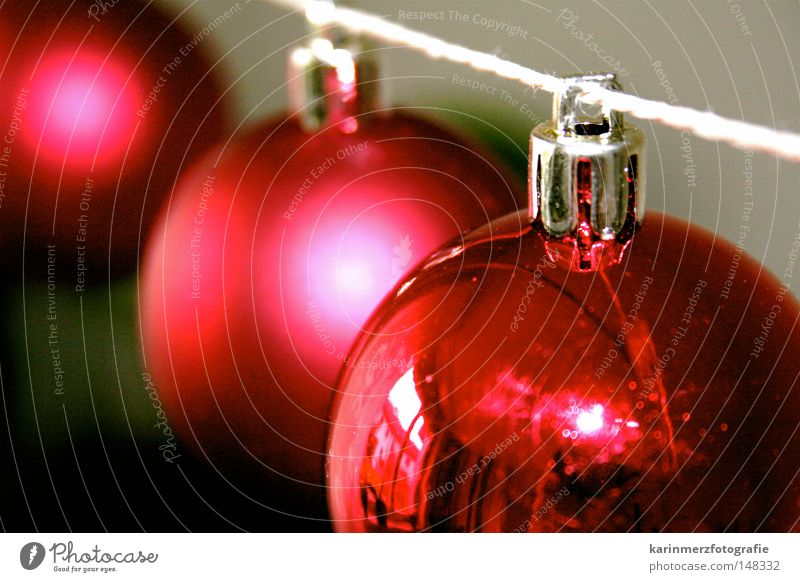 Oh, Du Fröhliche! rot Weihnachten & Advent rund glänzend Kugel Dekoration & Verzierung Feste & Feiern aufgehängt Feiertag Dezember matt Reflexion & Spiegelung