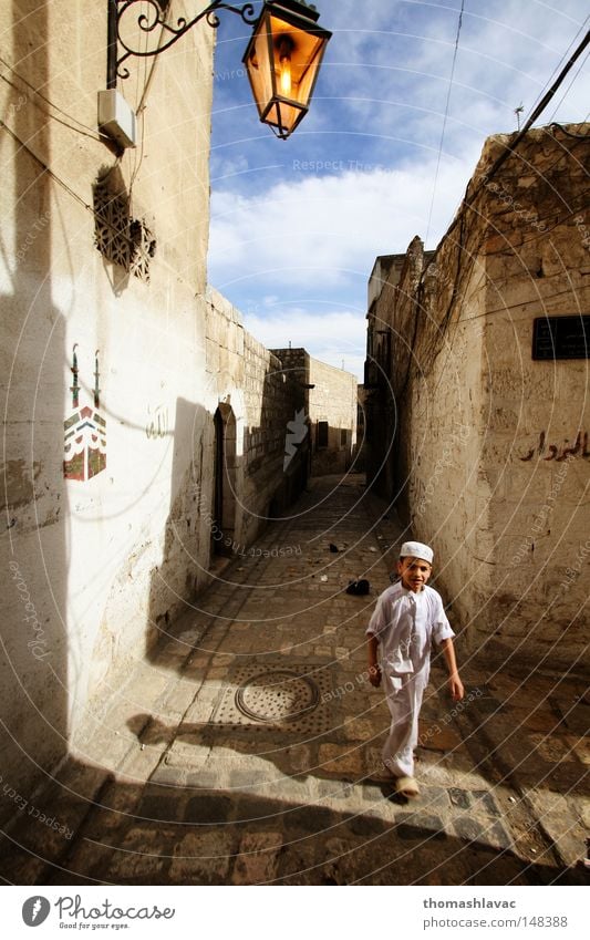 Alt-Aleppo Syrien Altertum Altstadt Junge Straße Stimmungsbild Tourist Kind Asien historisch