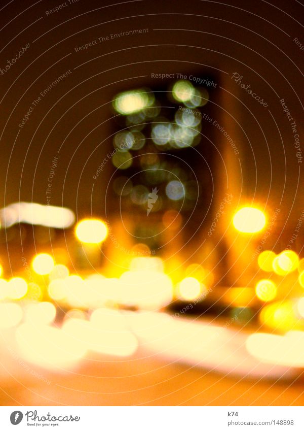 streetlights Straße Nacht Licht Stadt Verkehr Bewegung Geschwindigkeit Elektrizität Strömung fließen Physik Energie orange gelb Hochhaus hoch Haus Autobahn