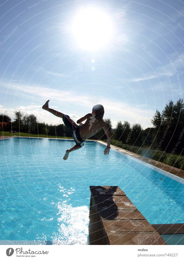 jump Italien Toskana Schwimmen & Baden Schwimmbad springen Sonne Natur Wasser Himmel blau Ferien & Urlaub & Reisen Freude
