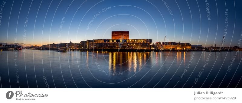 Dämmerung Stadt Hafenstadt sportlich Symmetrie Fluss Licht Sonnenuntergang Erfolg esthetisch harmonisch orange blau Farbfoto Menschenleer Abend