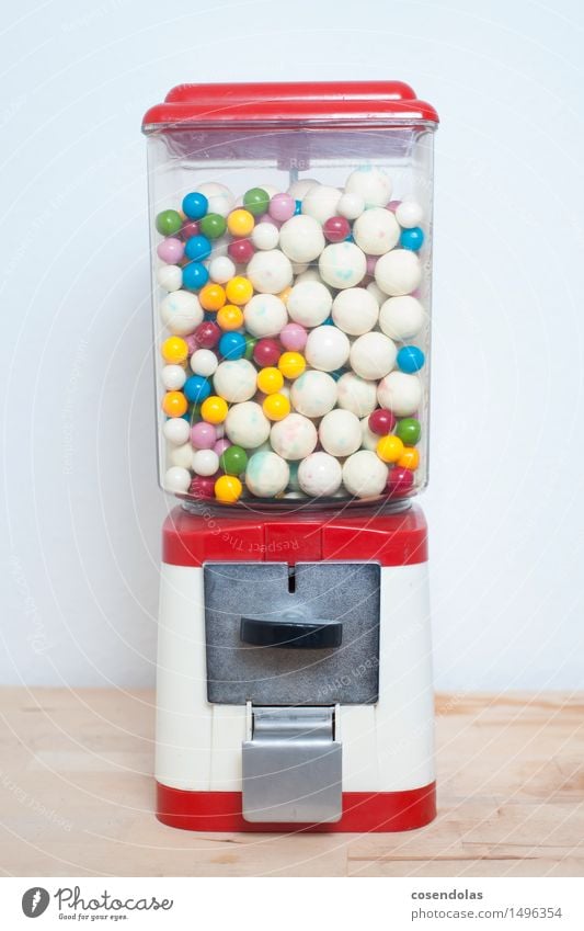 Candy Machine Kaugummi Design Glück Kitsch Krimskrams bezahlen kaufen historisch Neugier trashig Freude Vorfreude geizig Gier Armut Kindheit Handel
