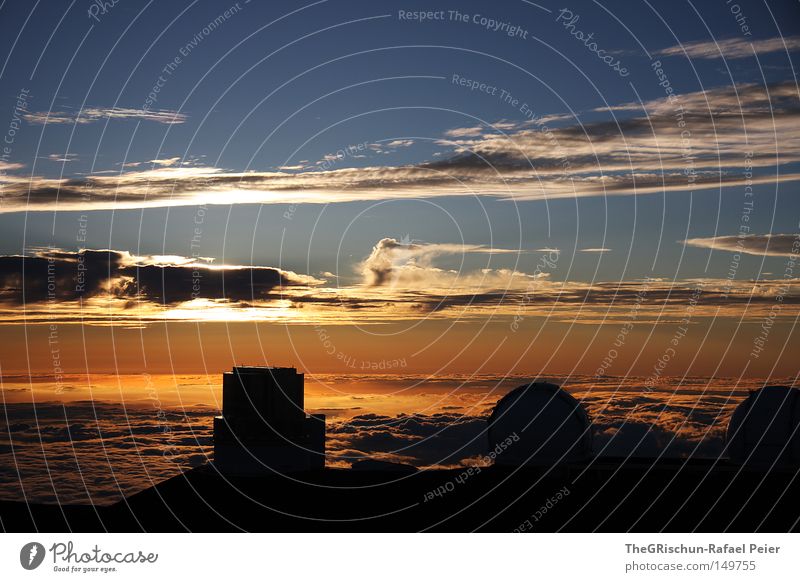 Sternen Gucker Hawaii USA Berge u. Gebirge Vulkan Haus Gebäude Astronom Observatorium Wolken Stimmung Sonnenuntergang Wolkenband Wolkenfetzen Wolkendecke