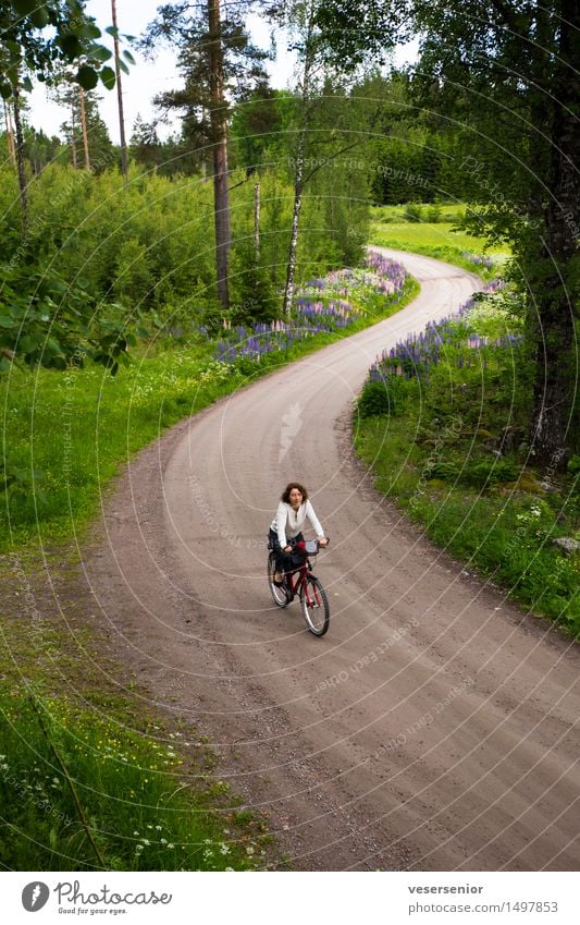 rita fährt heim Ausflug Fahrradtour Frau Erwachsene 1 Mensch 45-60 Jahre Landschaft Sommer Fahrradfahren Bewegung Erholung einfach Gesundheit Billig natürlich