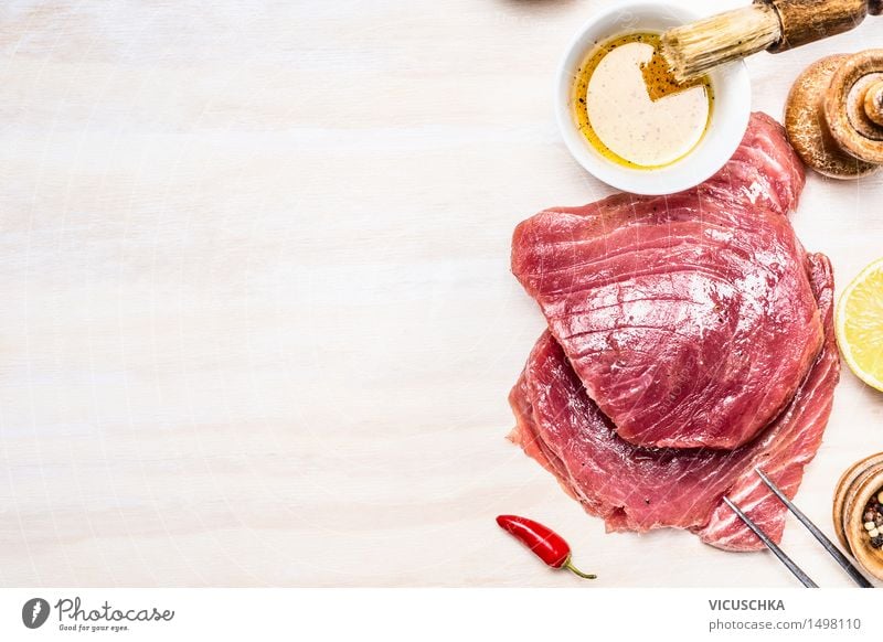 Thunfisch Steaks mit Öl und Gewürzen Lebensmittel Fisch Kräuter & Gewürze Ernährung Büffet Brunch Festessen Geschäftsessen Bioprodukte Vegetarische Ernährung