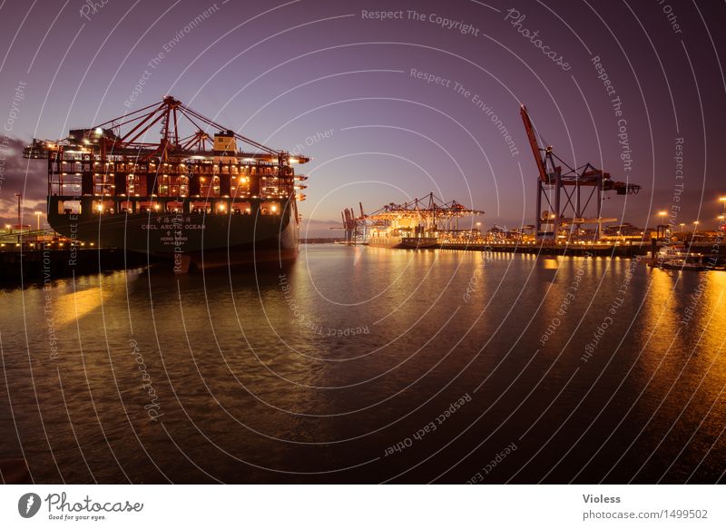 Sicher im Hafen Hamburg Nacht Container Containerschiff Licht Frachter löschen