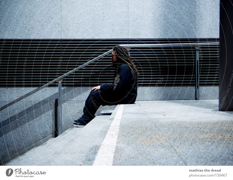 BLN 08 | THE DARK SIDE OF LIFE III Einsamkeit Treppe dunkel sitzen Trauer Mann warten geheimnisvoll Beton Stadt Nacht schwarz Verkehrswege