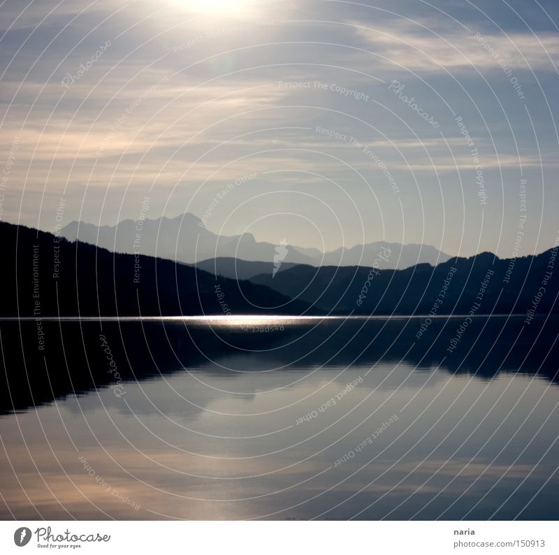 Abendstimmung am See Wasser Berge u. Gebirge Gewässer Himmel bleich blau Reflexion & Spiegelung Abenddämmerung