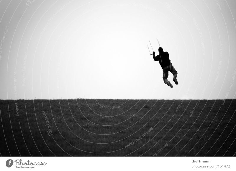 Jump 4 Freedom! Kiting Mann springen Wiese trocken Wasser Mütze steigen Sport Spielen fliegen