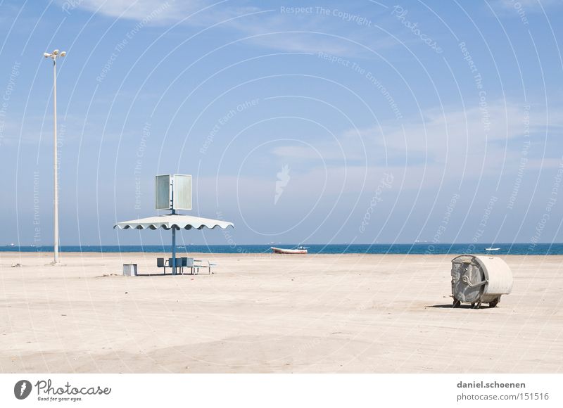 Traumstrand 1 Strand Himmel Horizont blau weiß Surrealismus Meer Wasser Ferien & Urlaub & Reisen Reisefotografie Küste verfallen