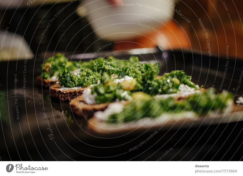 Pesto Brot Lebensmittel Gemüse Teller Lifestyle elegant Stil Design Freude harmonisch Freizeit & Hobby Abenteuer Wohnung Tisch Küche Veranstaltung