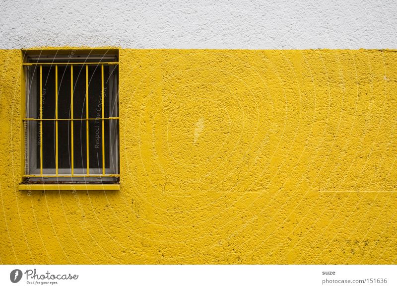 Schwedische Gardinen II Mauer Wand Fassade Fenster gelb Gitter Putz Sicherheit Farbfoto mehrfarbig Außenaufnahme Menschenleer Textfreiraum rechts