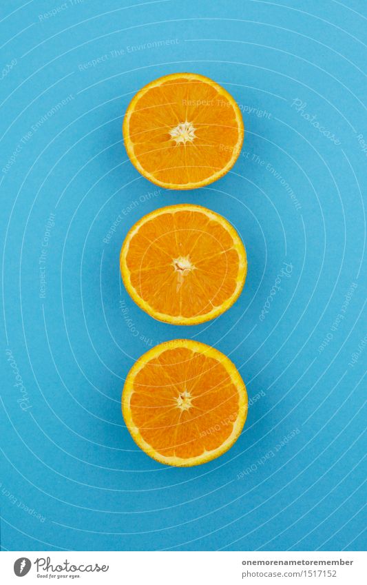 Jammy Orangen-Dreier auf Blau Kunst Kunstwerk ästhetisch Orangensaft Orangenhaut Orangenscheibe Orangentee blau 3 Reihe Symmetrie Teilung Kontrast